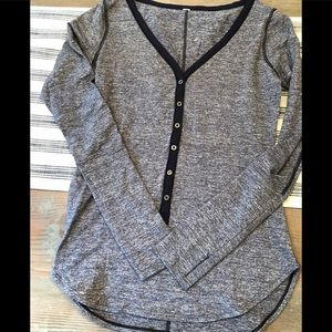 Lululemon v neck gray with navy trim